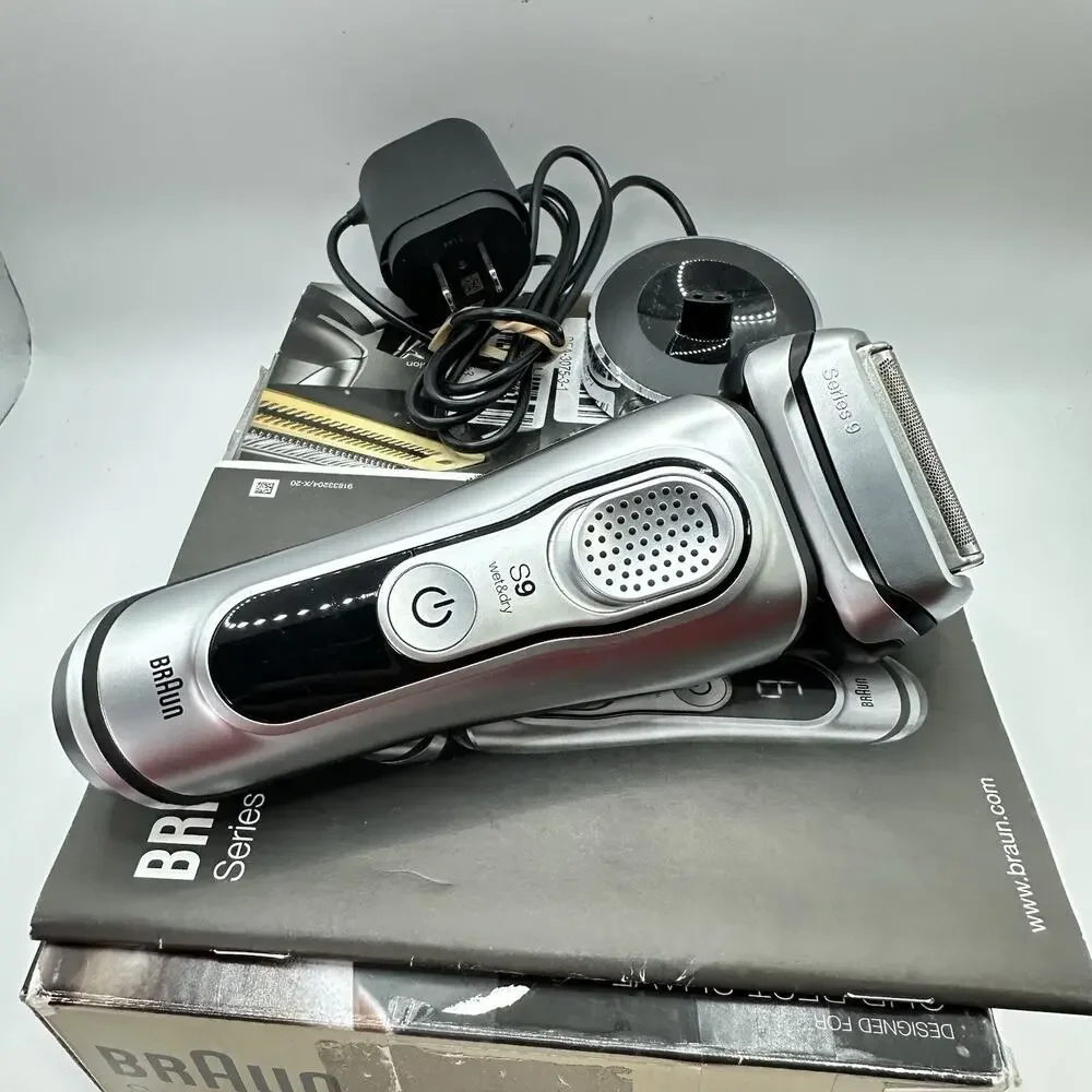 Braun Series 9 (9330S) Cordless Rechargeable Men’s Electric Razor Shaving Kit